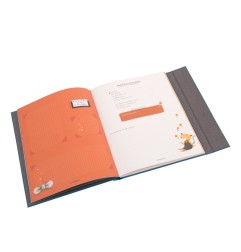 LIVRE DE NAISSANCE LES MOUSTACHES (80 PAGES)