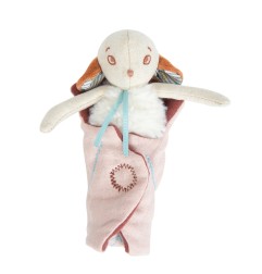 PETIT MOUTON CHATAIGNE APRES LA PLUIE