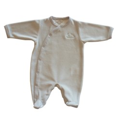 DORS BIEN OUV. DEVANT GARCON SUR UN NUAGE