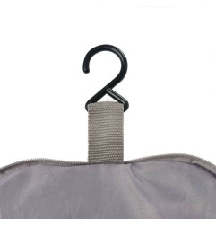 TROUSSE DE TOILETTE A SUSPENDRE 9 ACCESSOIRES